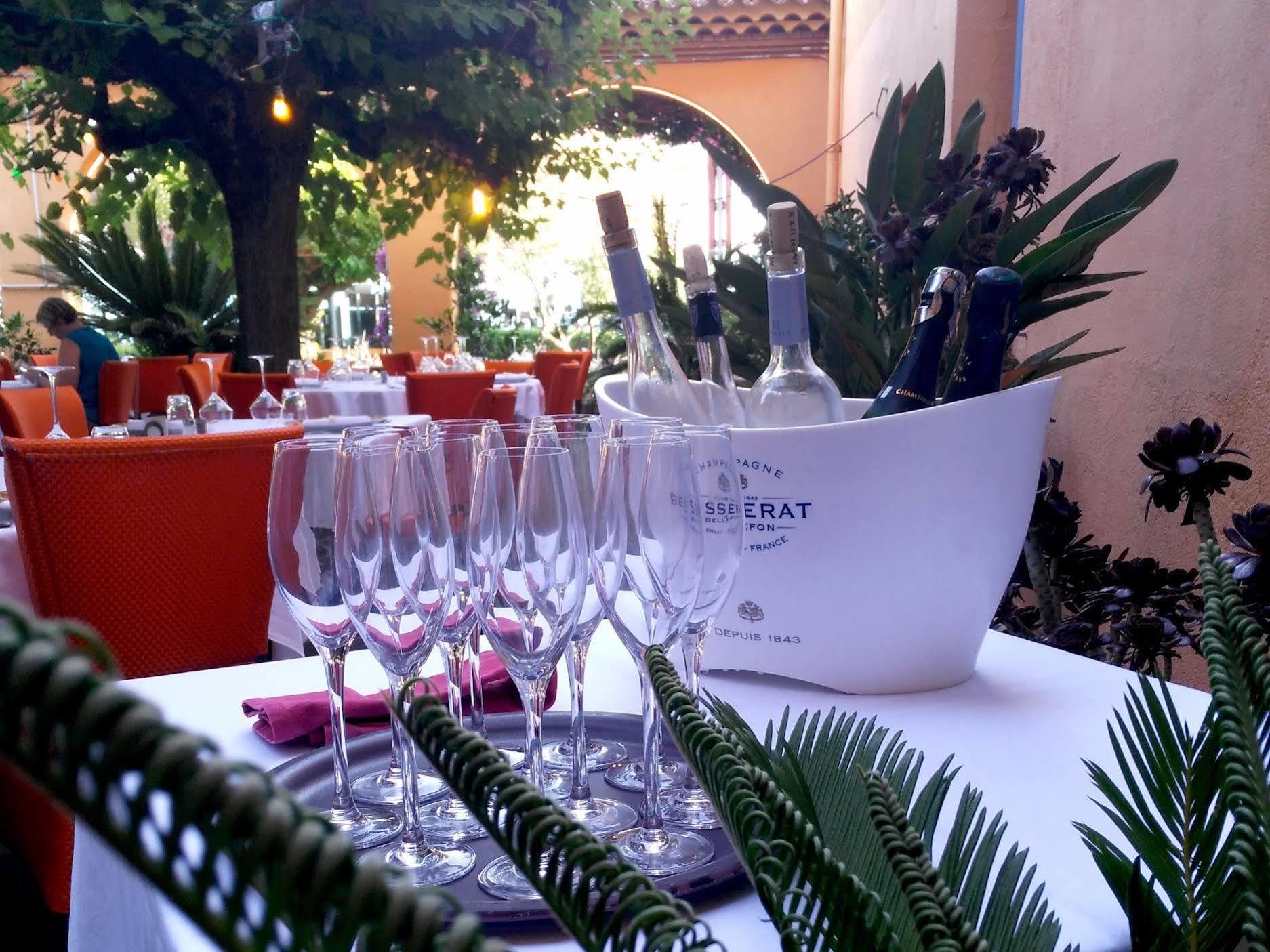 Hotel Le Provencal Logishotels Les Issambres Exterior photo